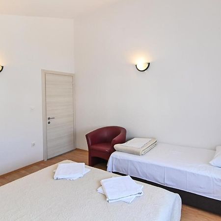 Apartments Andrea I Башка Экстерьер фото